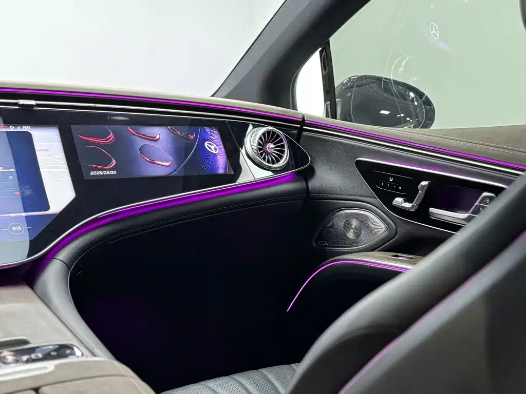 Mercedes-Benz EQS 2024 — фото 12