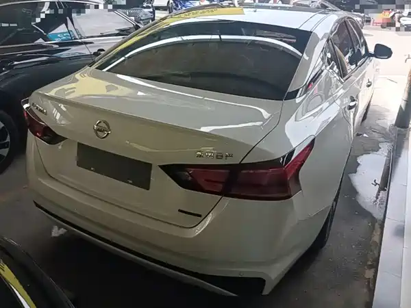 Nissan Teana 2022