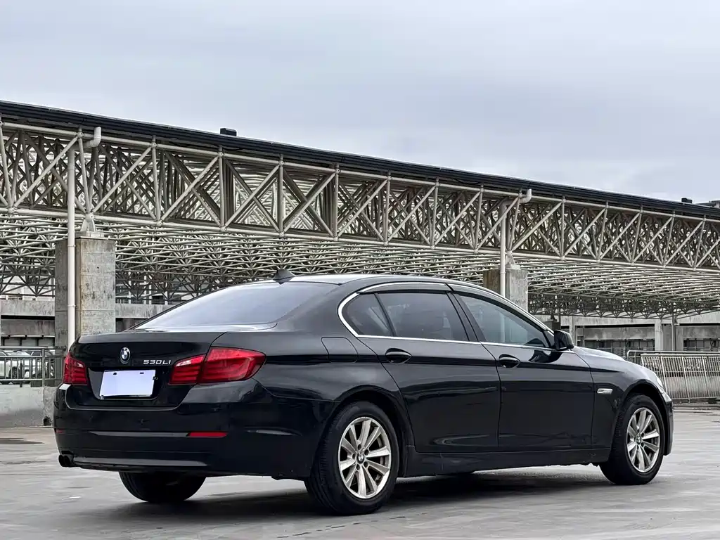 BMW 5 Series 2013 — фото 9