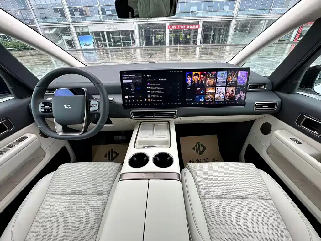 Li Auto Li MEGA 2025