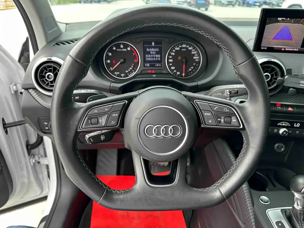 Audi Q2L 2023 — фото 12