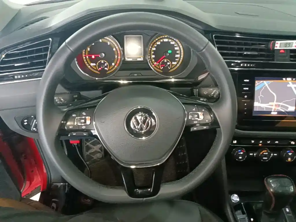 Volkswagen Tiguan L 2020 — фото 11