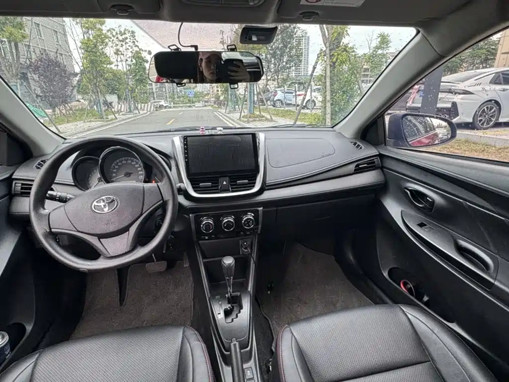 Toyota Yaris L 2019 — фото 24