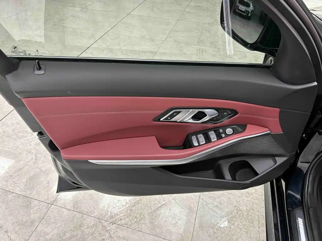 BMW 3 Series 2023 — фото 11