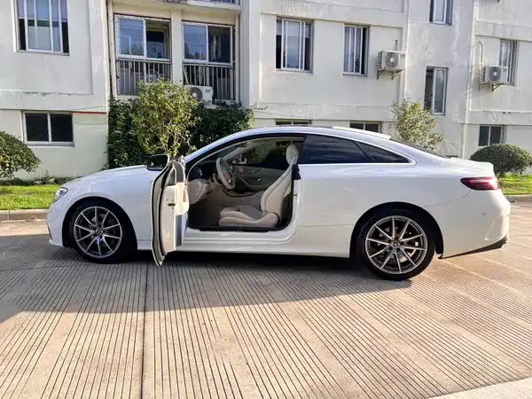 Mercedes-Benz E-Class 2021