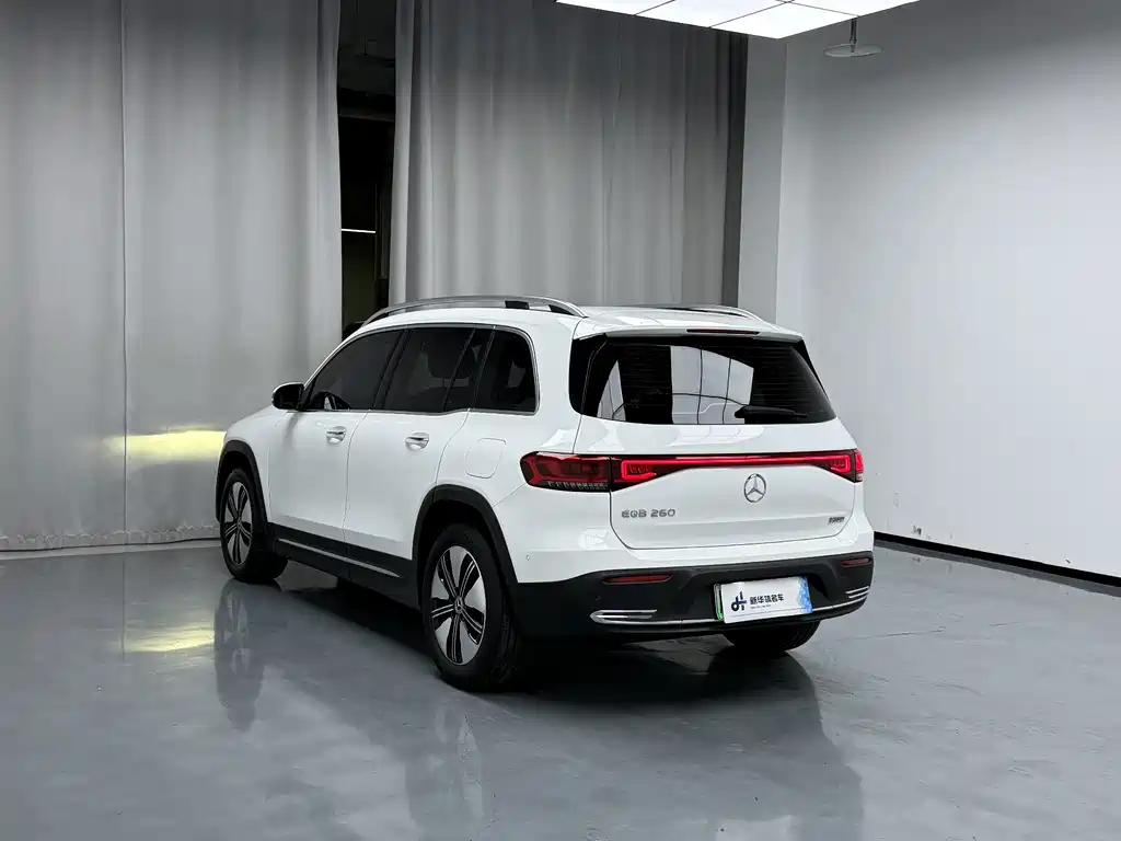 Mercedes-Benz EQB 2023 — фото 16