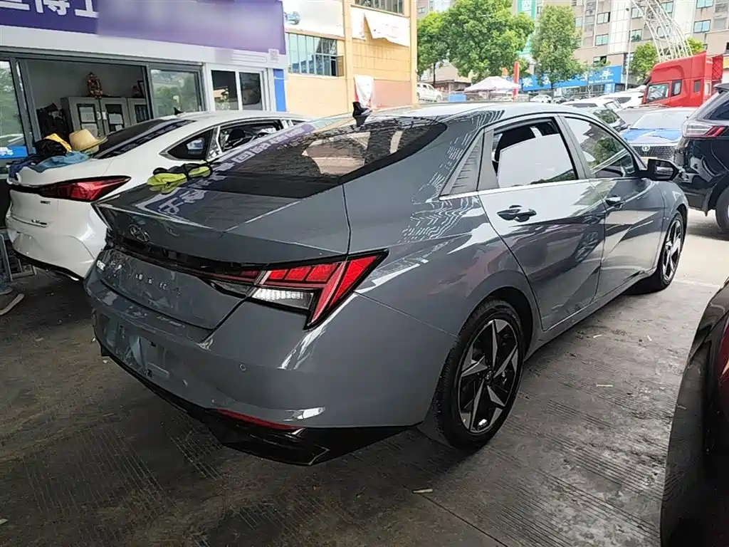 Hyundai Elantra 2021