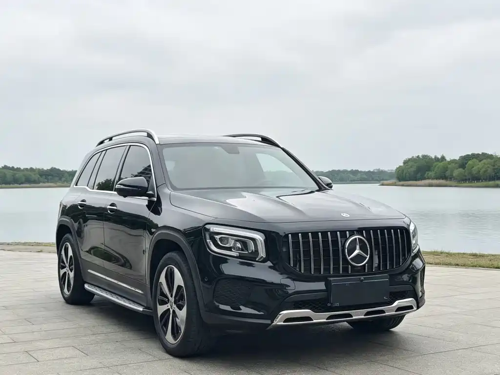 Mercedes-Benz GLB 2023 — фото 1