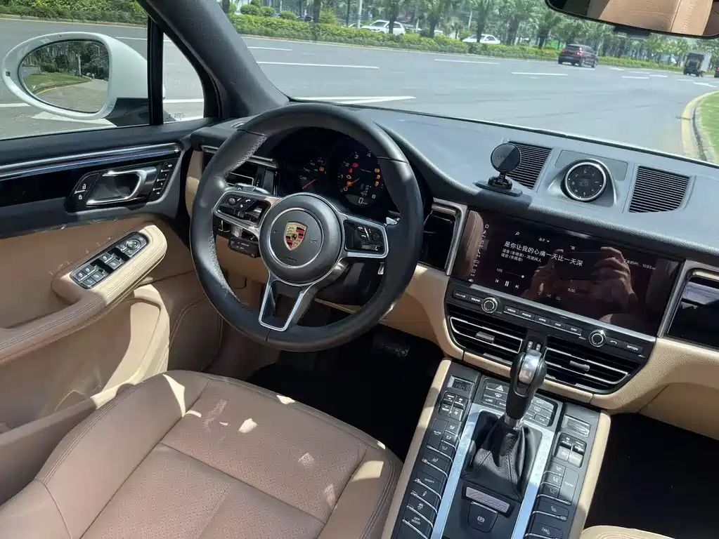 Porsche Macan 2019 — фото 14