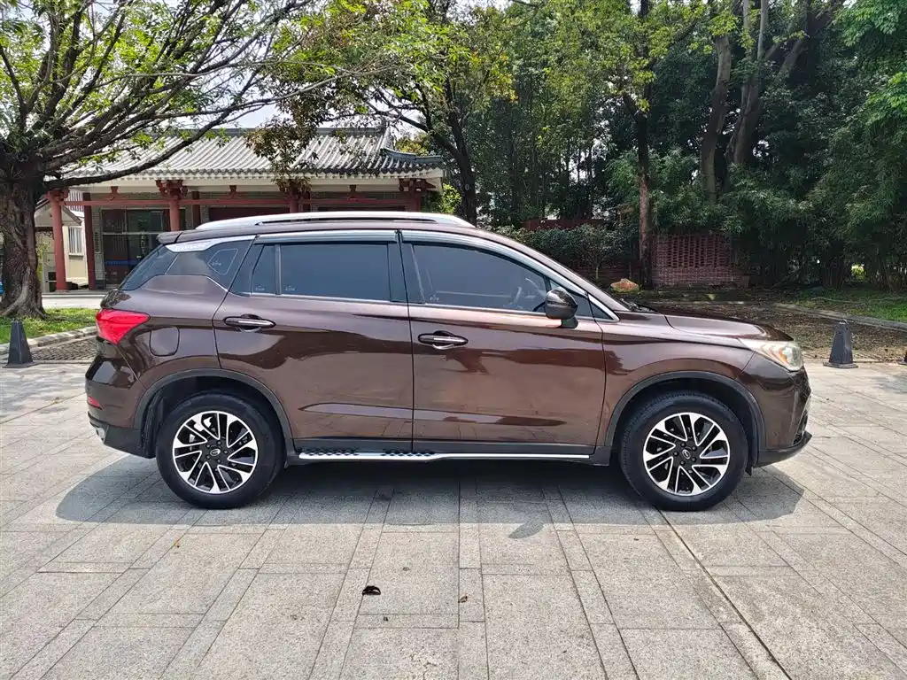 GAC Motor Trumpchi GS4 2016 — фото 4