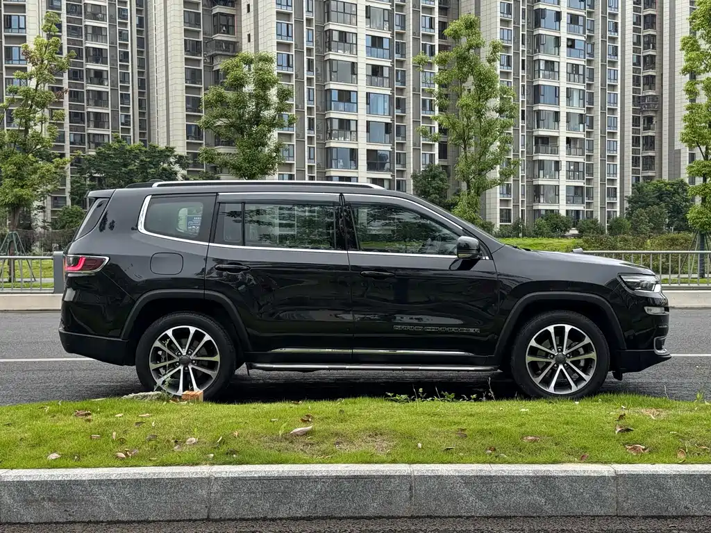 Jeep Grand Commander 2019 — фото 17