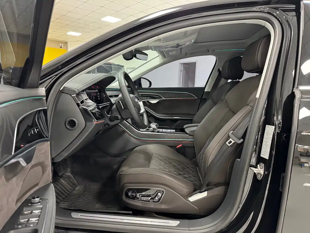 Audi A8 2025