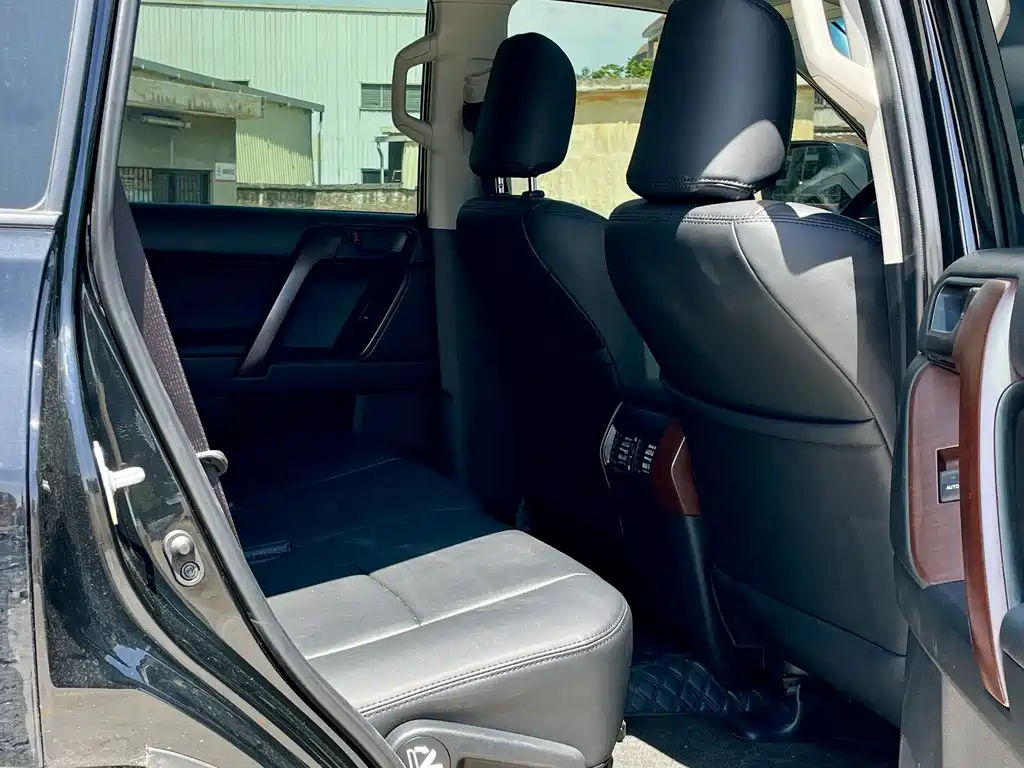 Toyota Prado 2019 — фото 12