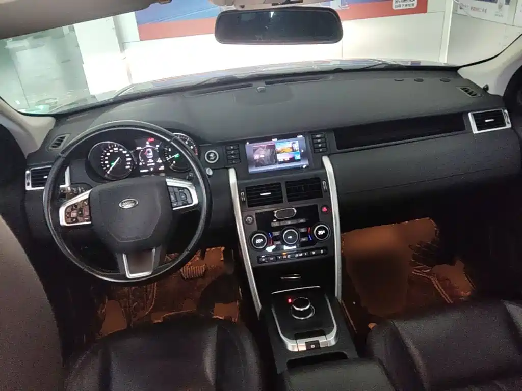 Land Rover Discovery Sport 2017 — фото 10