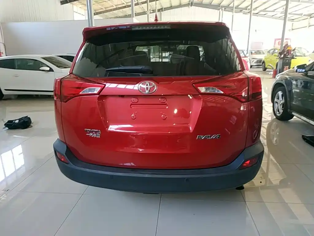 Toyota RAV4 2016 — фото 6