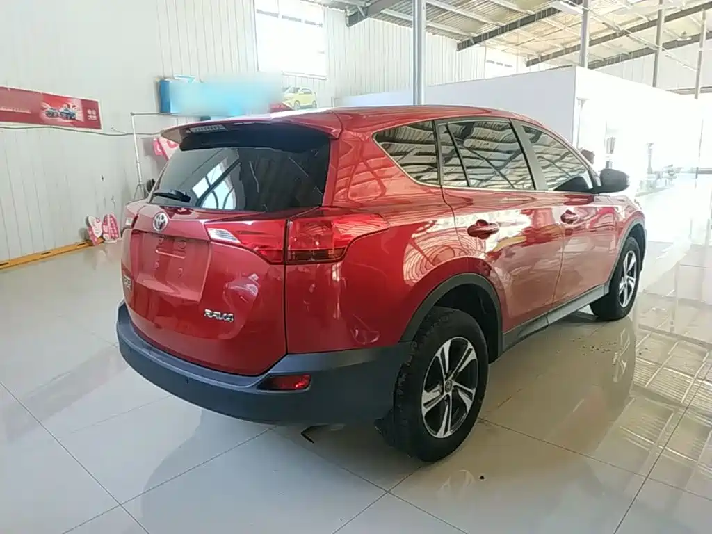Toyota RAV4 2016 — фото 7