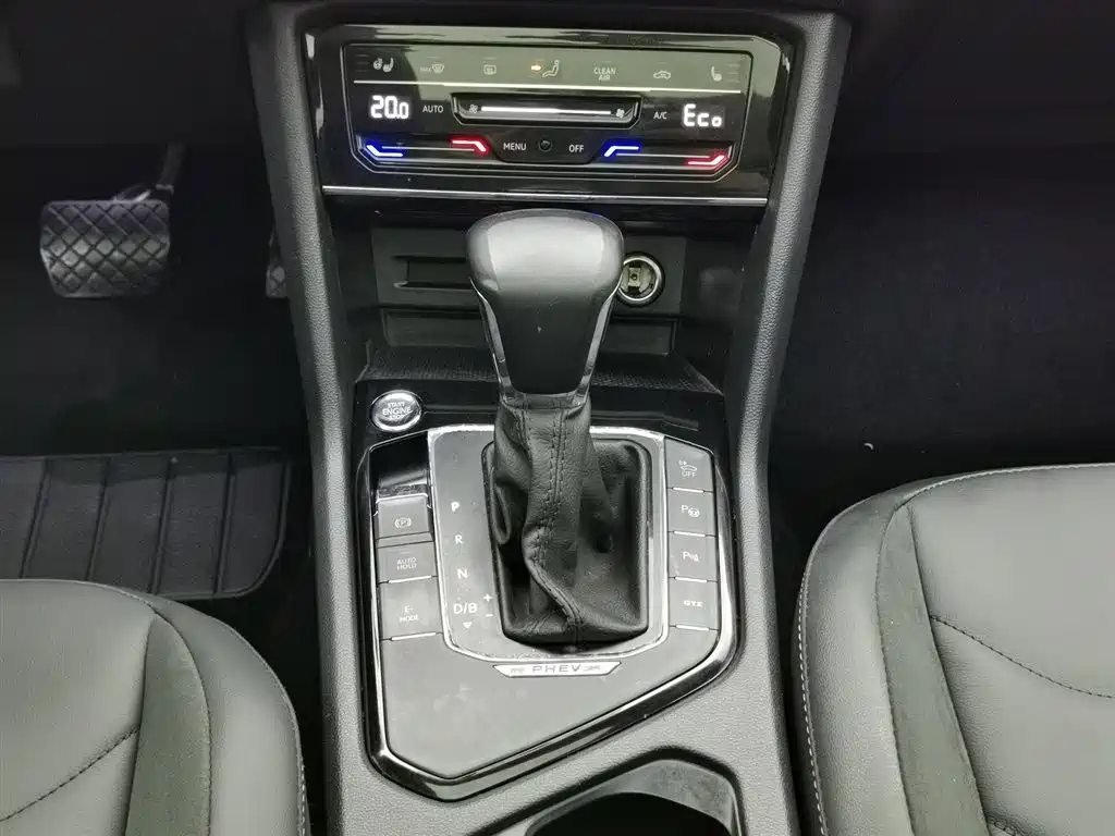 Volkswagen Tiguan L PHEV 2020 — фото 13
