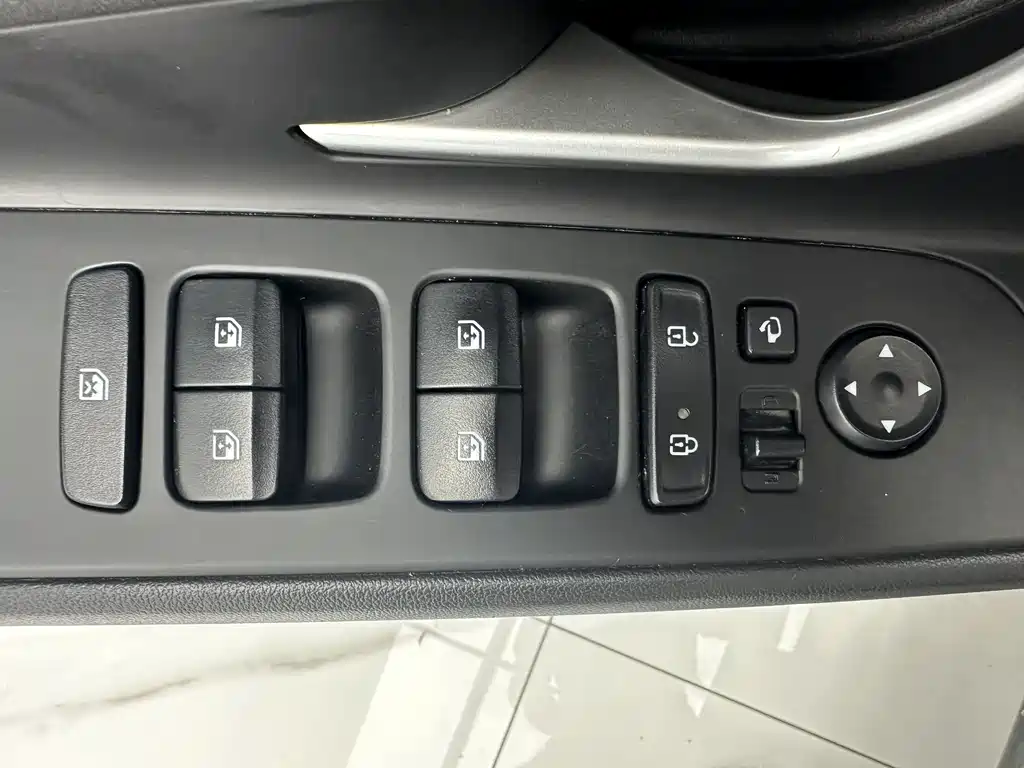 Hyundai Elantra 2022 — фото 12