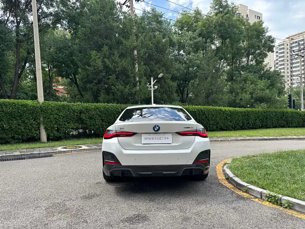 BMW i4 2025 — фото 4