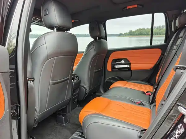 Mercedes-Benz GLB 2023