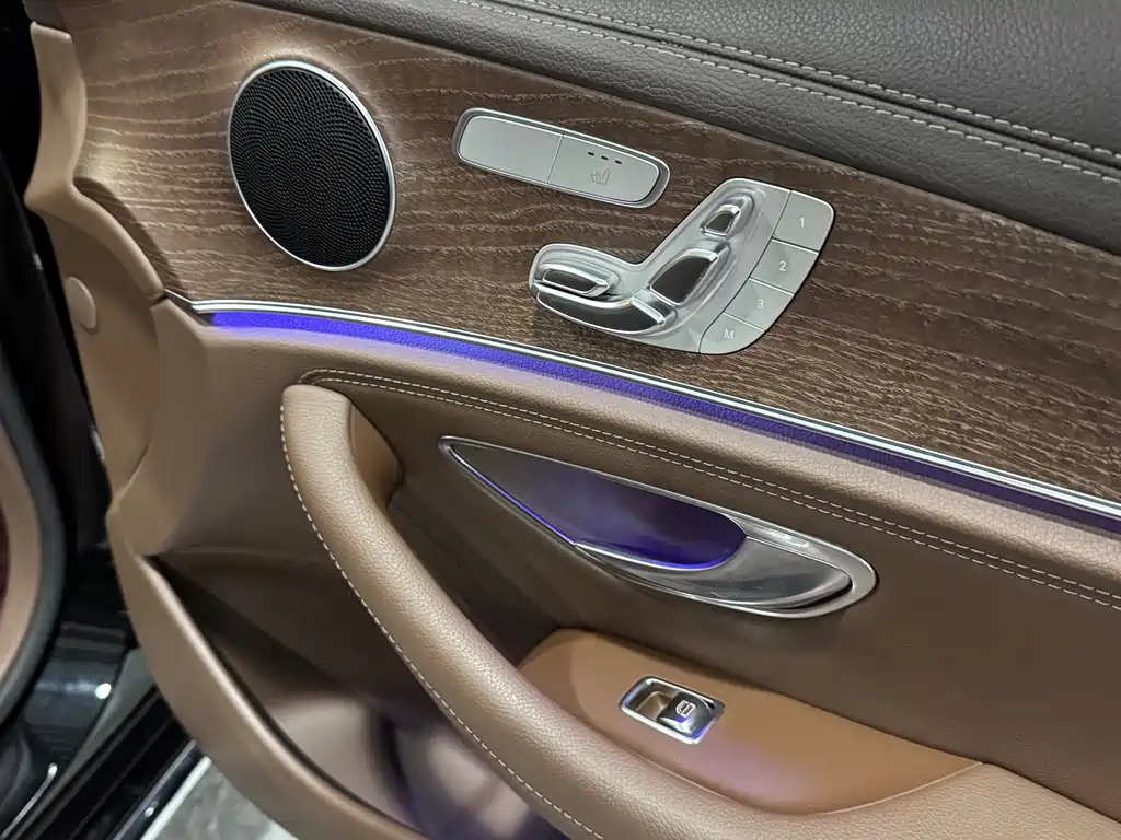 Mercedes-Benz E-Class 2019 — фото 8