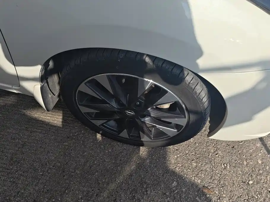Nissan Bluebird 2019