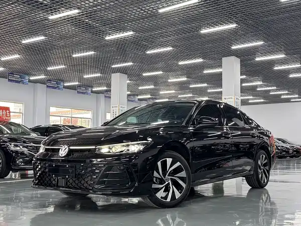 Volkswagen Passat 2025