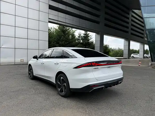 Geely Galaxy L6 2025