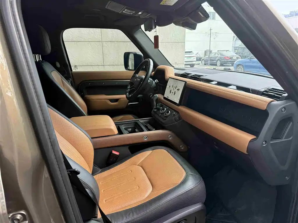 Land Rover Defender 2021 — фото 14