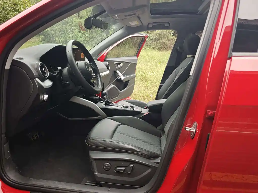 Audi Q2L 2019