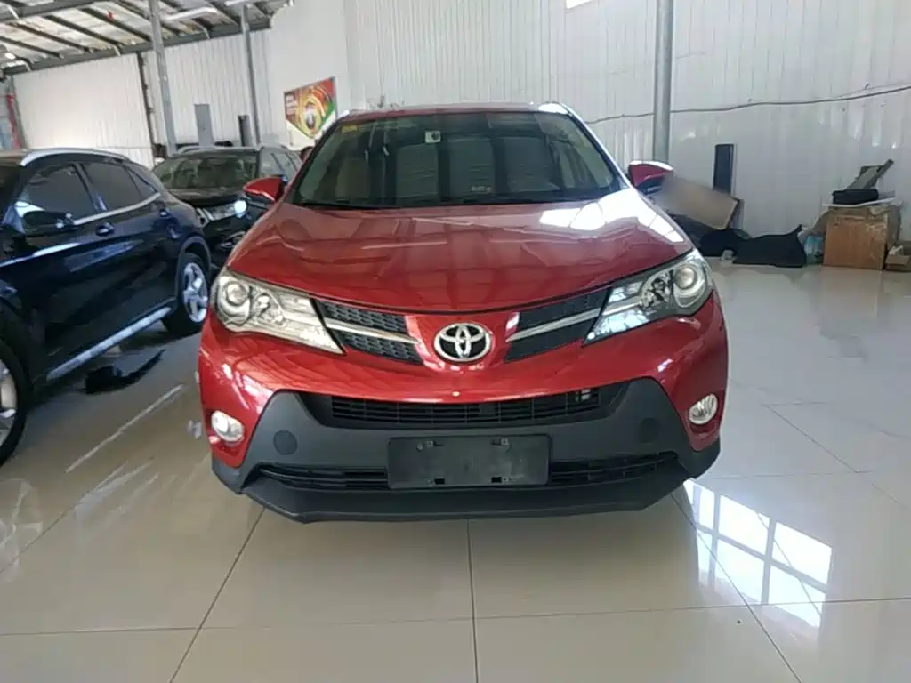 Toyota RAV4 2016 — фото 3