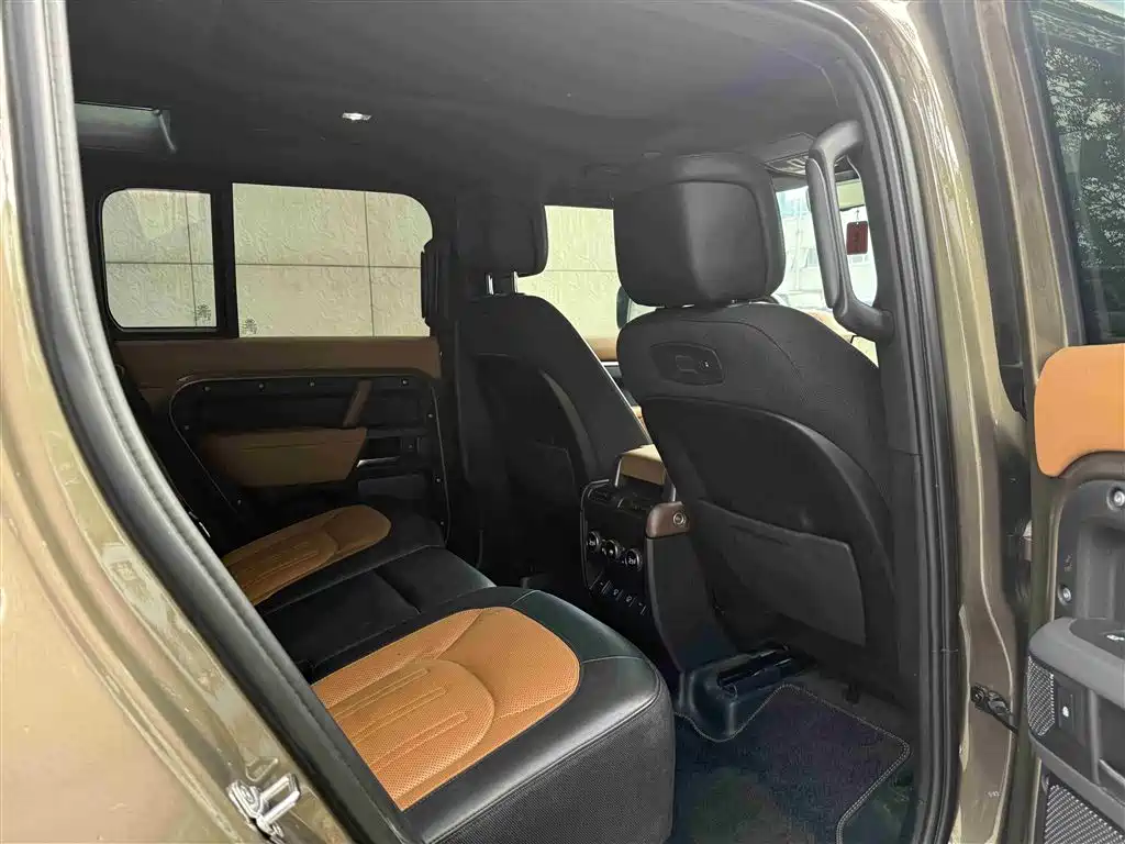Land Rover Defender 2021 — фото 11