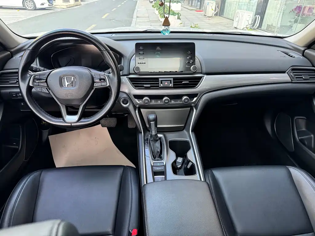 Honda Accord 2020 — фото 13