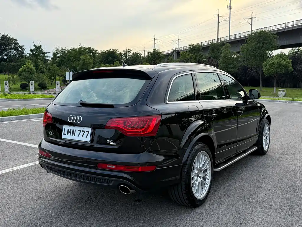 Audi Q7 2011