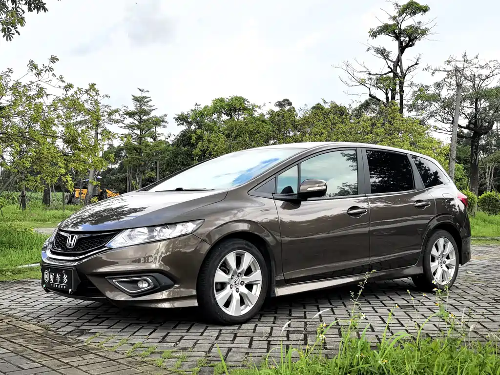 Honda Jade 2015