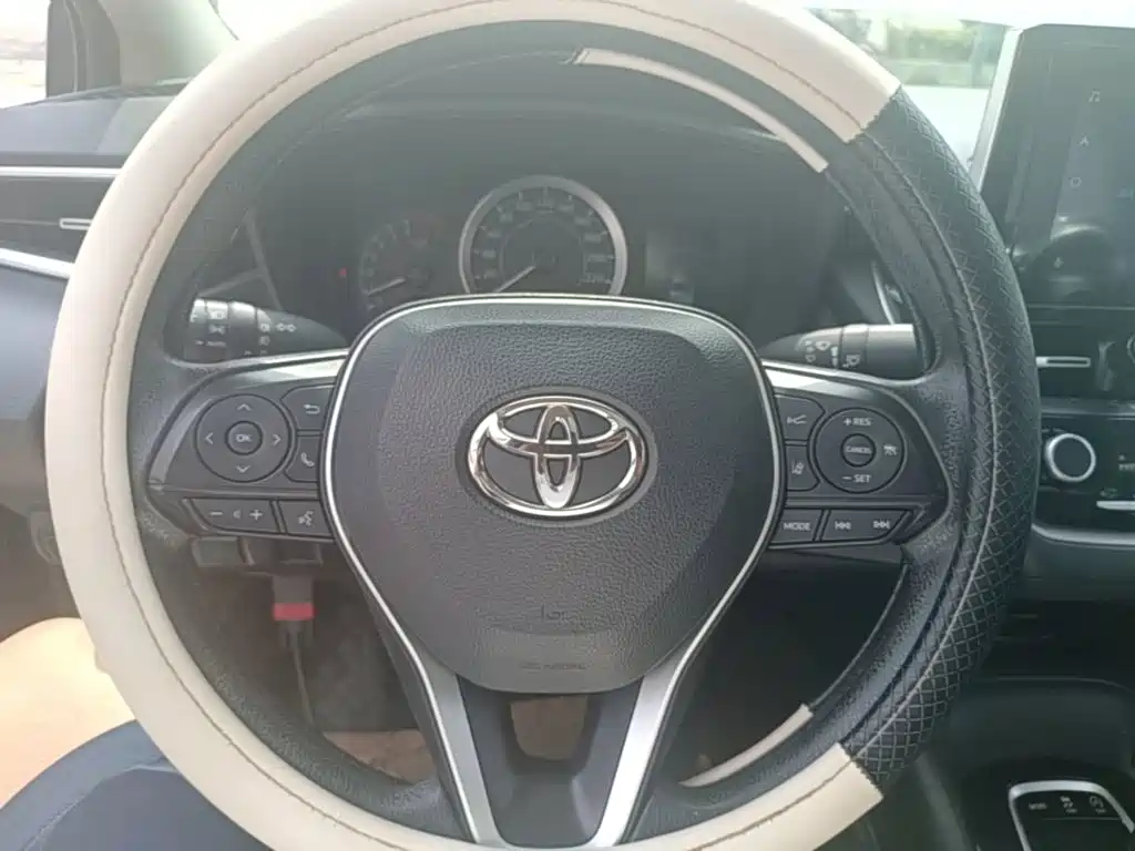 Toyota Corolla 2022 — фото 11
