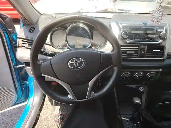 Toyota Yaris L 2015