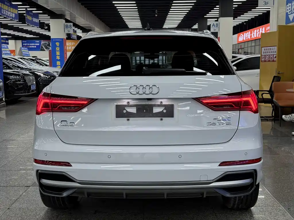 Audi Q3 2021 — фото 10