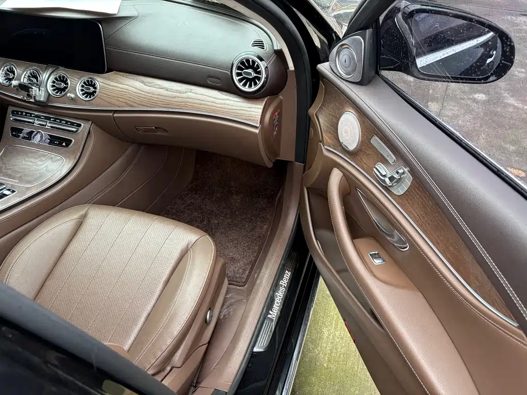 Mercedes-Benz E-Class 2016 — фото 20
