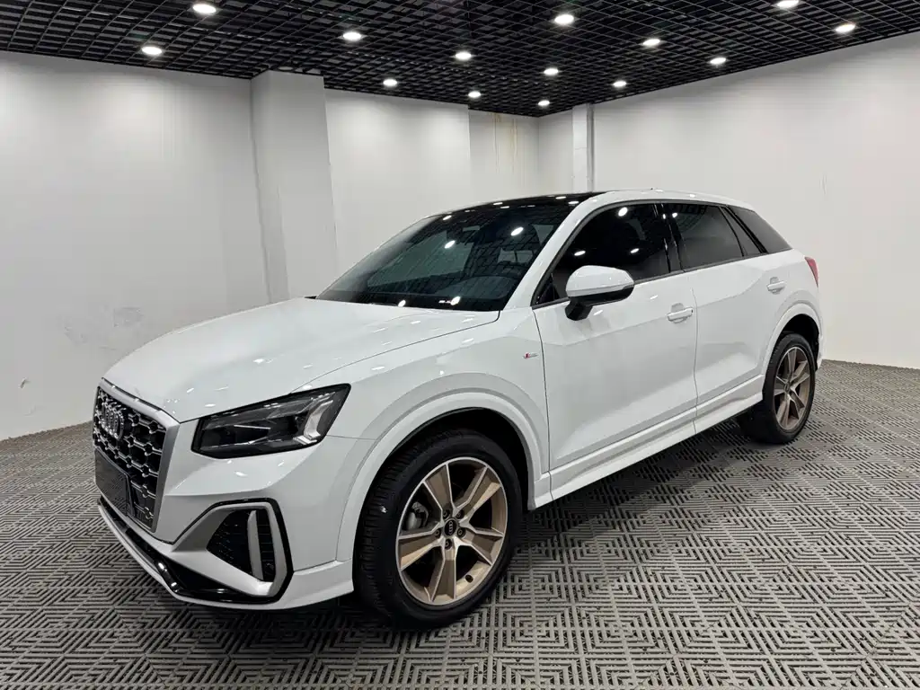 Audi Q2L 2022 — фото 3
