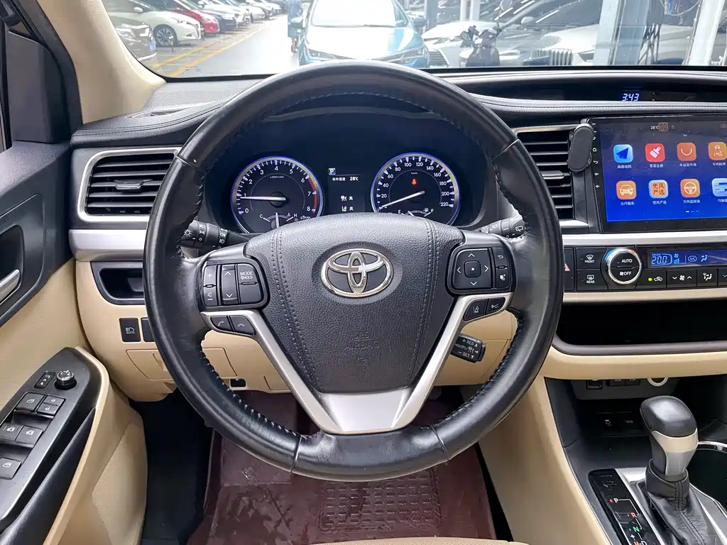 Toyota Highlander 2020 — фото 11
