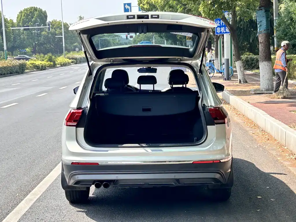 Volkswagen Tiguan L 2017 — фото 17