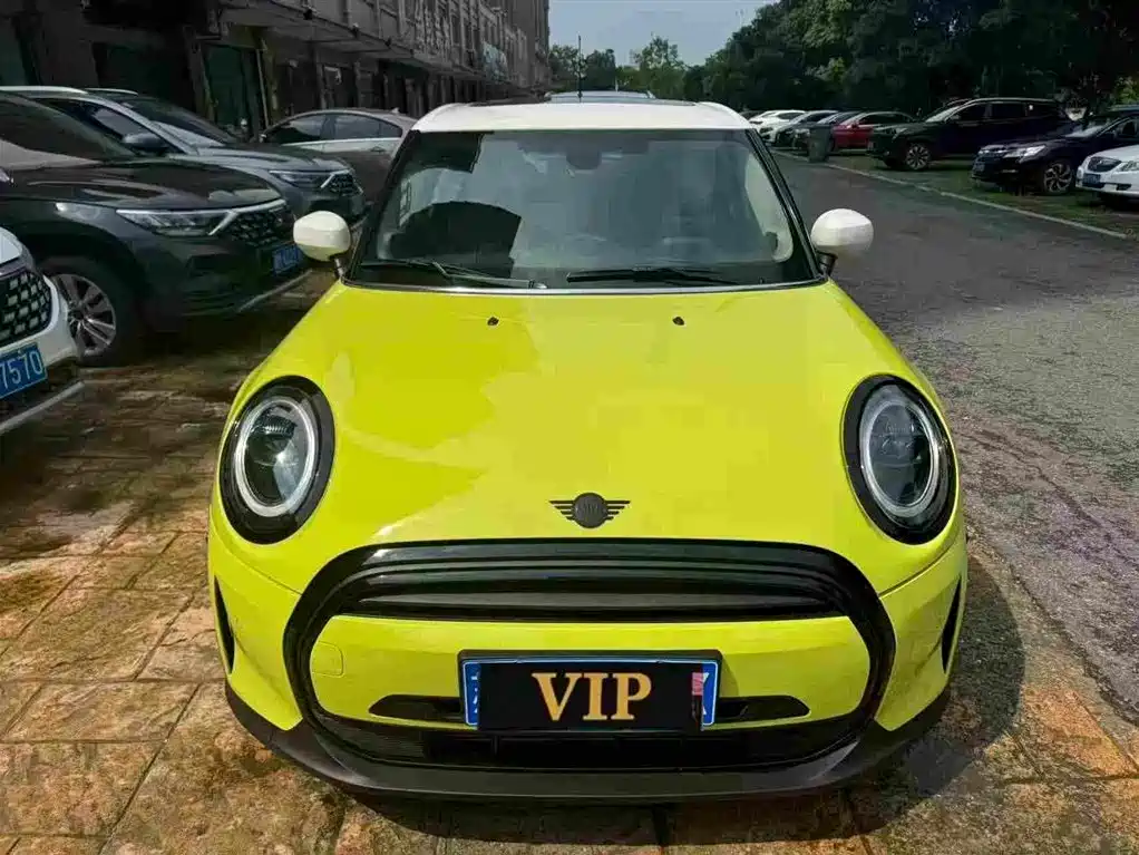 MINI MINI 2023