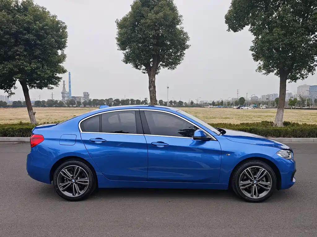 BMW 1 Series 2020 — фото 10