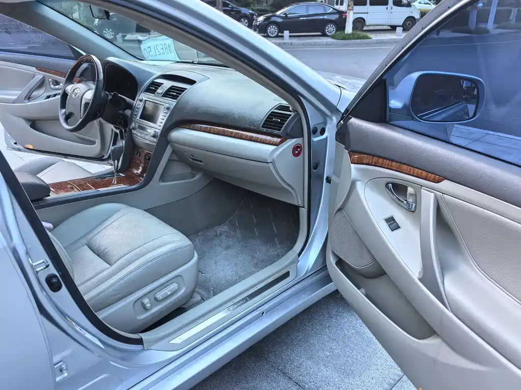 Toyota Camry 2008 — фото 15