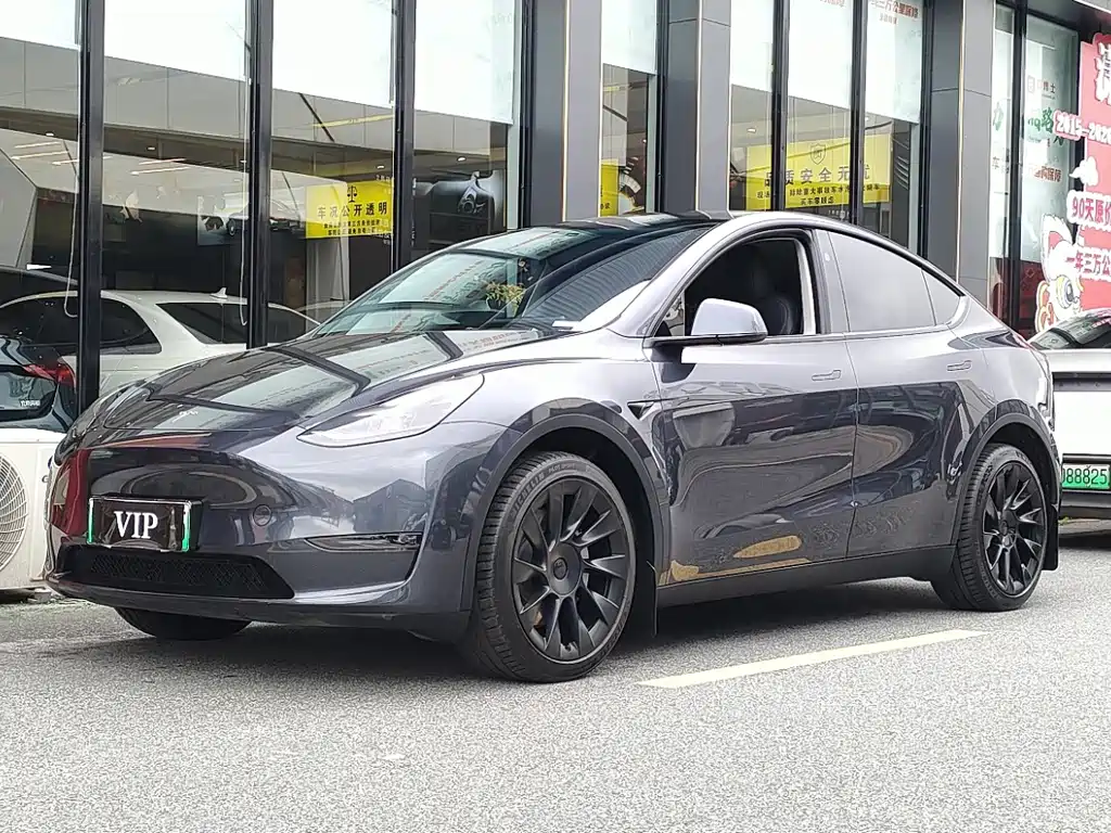 Tesla Model Y 2024 — фото 1