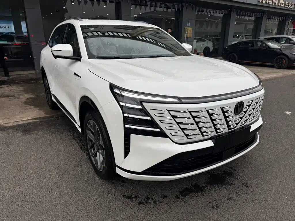 Changan CS75 PLUS — фото 3