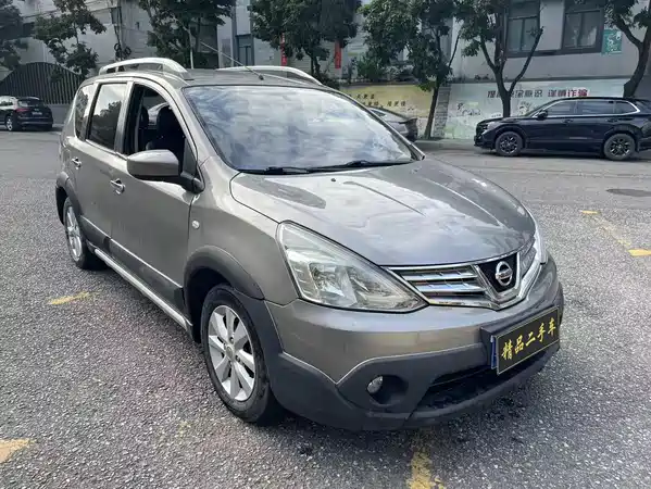 Nissan Livina 2013