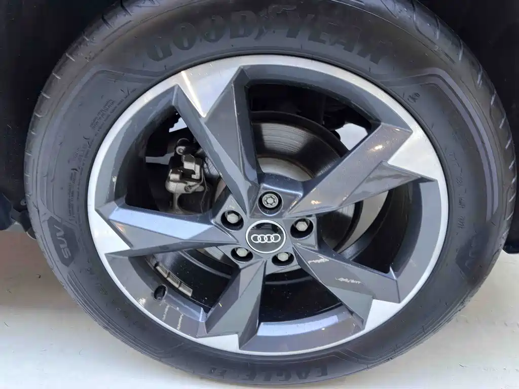 Audi Q3 2022 — фото 25