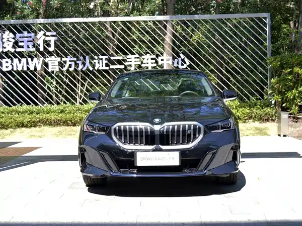 BMW i5 2025